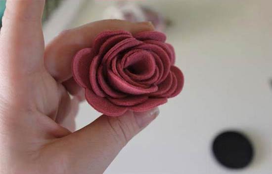 Como fazer rosas de feltro