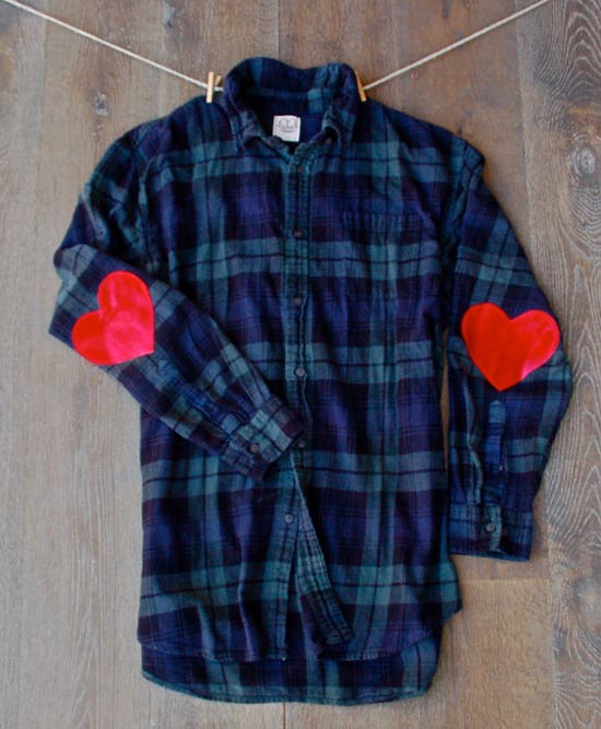 Camisa xadrez customizada com cotoveleira de coração