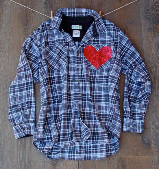 Camisa xadrez customizada com coração no bolso